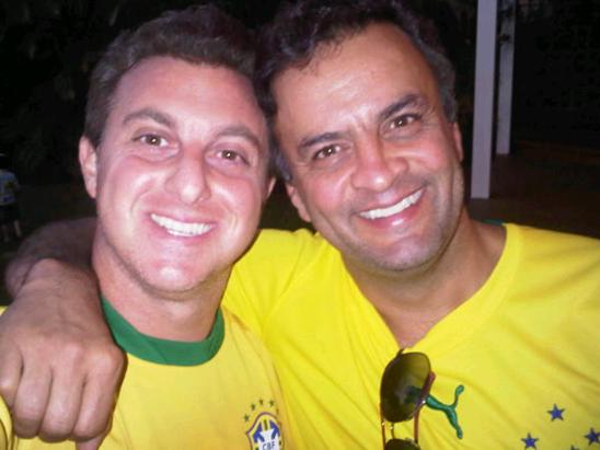 Luciano Huck e Aécio Neves. Foto: Reprodução/Facebook