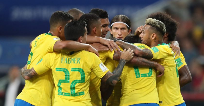 Jogadores comemoram vitÃ³ria do Brasil diante da SÃ©rvia. Foto: CBF