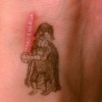 Tatuagem em cicatriz. Foto: Reprodução