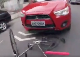 Ciclista filma atropelamento. Foto: Reprodução