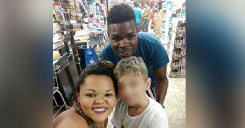 Casal negro é acusado de sequestro por estar com criança branca. Foto: Reprodução de Internet