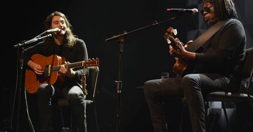 Tiago Iorc e Milton Nascimento em show no Tom Brasil | Foto: Nyldo Moreira