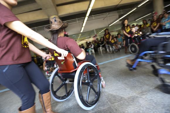 Pessoa com deficiência pode pedir pela internet gratuidade em viagens. Foto: Marcelo Camargo - Agência Brasil