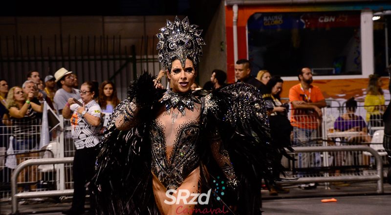 Ana Paula Minerato no desfile 2018 da Gaviões da Fiel. Foto: SRzd – Cláudio L. Costa