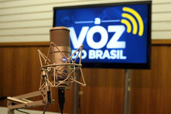 Projeto de lei que flexibiliza o horário de transmissão de A Voz do Brasil tramitou no Congresso durante cinco anos. Foto: Marcello Casal Jr/Agência Brasil