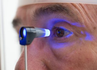 Novo dispositivo trata glaucoma diretamente dentro do olho. Foto: Reprodução de Internet