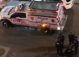 NYPD removem pacote suspeito em Tribecca, em Manhattan. Foto: Reprodução/Instagram