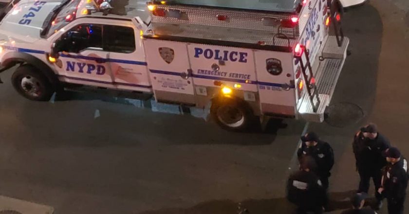 NYPD removem pacote suspeito em Tribecca, em Manhattan. Foto: Reprodução/Instagram