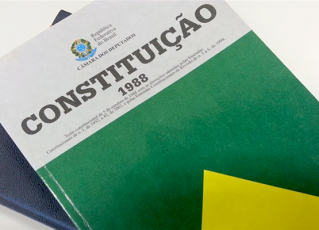 Constituição Brasileira de 1988. Foto: Reprodução da Internet