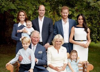 Família real em foto oficial para comemoração do aniversário do príncipe Charles. Foto: Reprodução