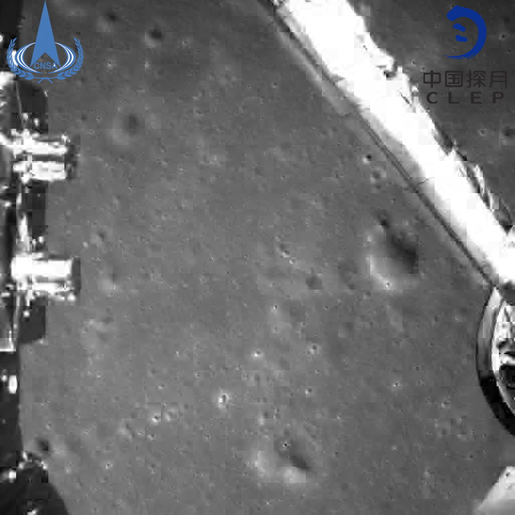 Foto da lua durante o pouso da sonda Chang'e 4. Foto: Reprodução/CNSA
