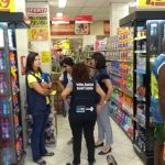 Vigilância Sanitária do Rio e Delegacia do Consumidor interditam mercado em Honório Gurgel. Foto: Nelson Duarte
