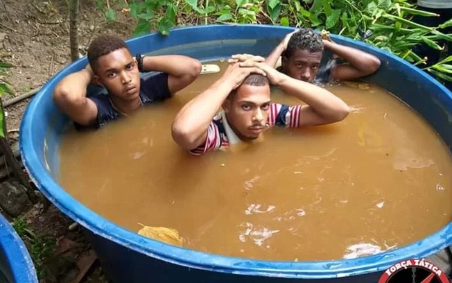 Suspeitos de tráfico são presos dentro de caixa d'água no Espírito Santo. Foto: Divulgação/Força Tática PM-ES