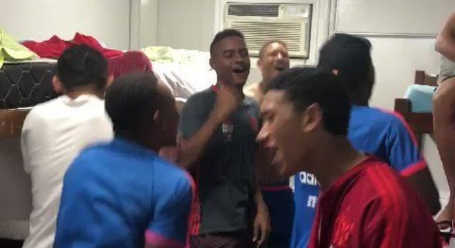 Vídeo mostra jogadores comemorando vitória no alojamento do Flamengo. Foto: Reprodução de Internet
