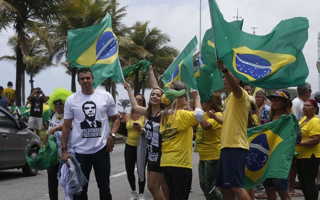 Grupo de apoiadores ao presidente Jair Bolsonaro. Foto: Tânia Regô/Agência Brasil