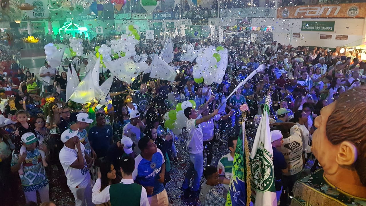 Torcida do Samba 4 na fnal de samba-enredo da Mancha Verde para o Carnaval 2020. Foto: SRzd - Guilherme Queiroz
