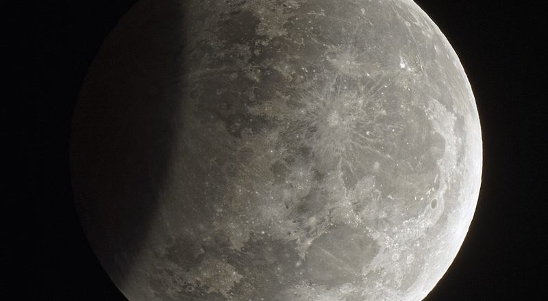 Eclipse parcial da lua. Foto: Reprodução de Internet