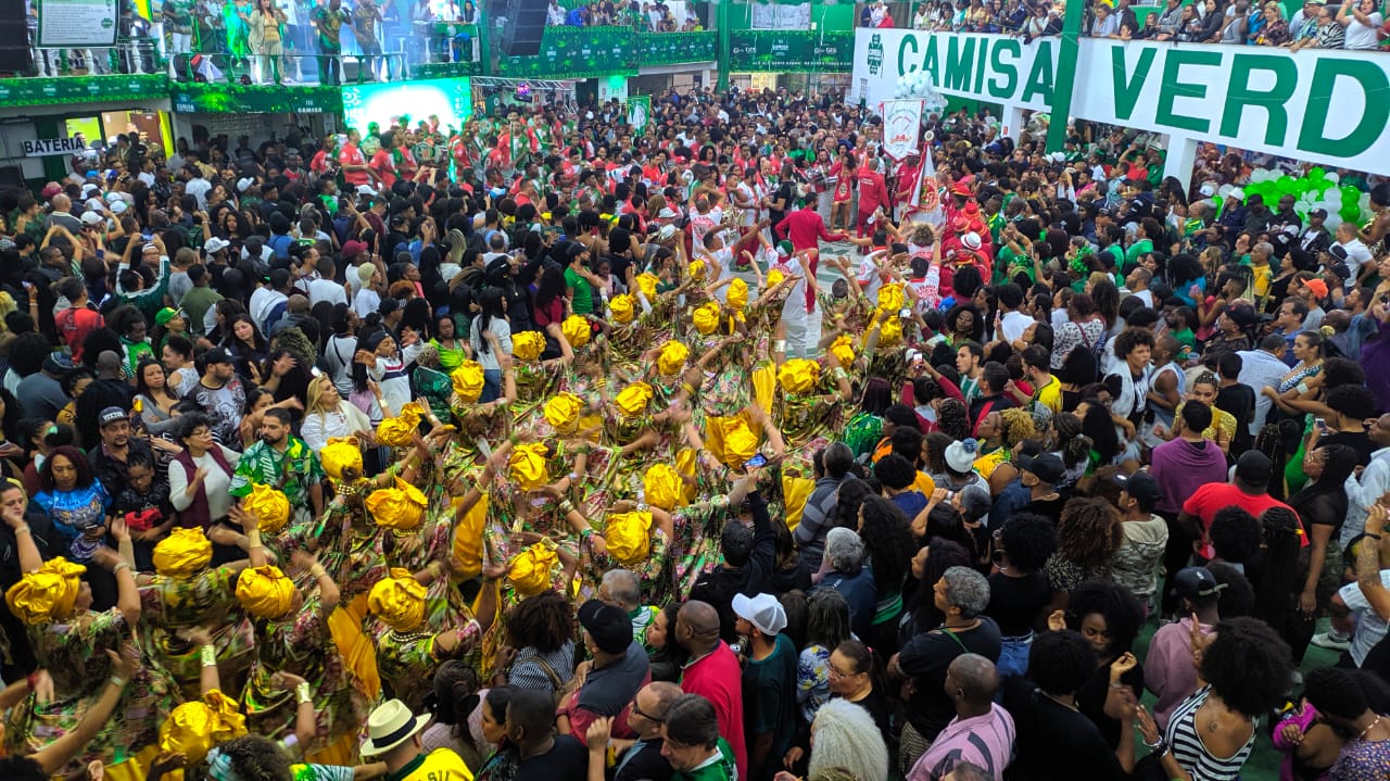 Mocidade Alegre se apresenta na Camisa Verde e Branco. Foto: SRzd - Guilherme Queiroz