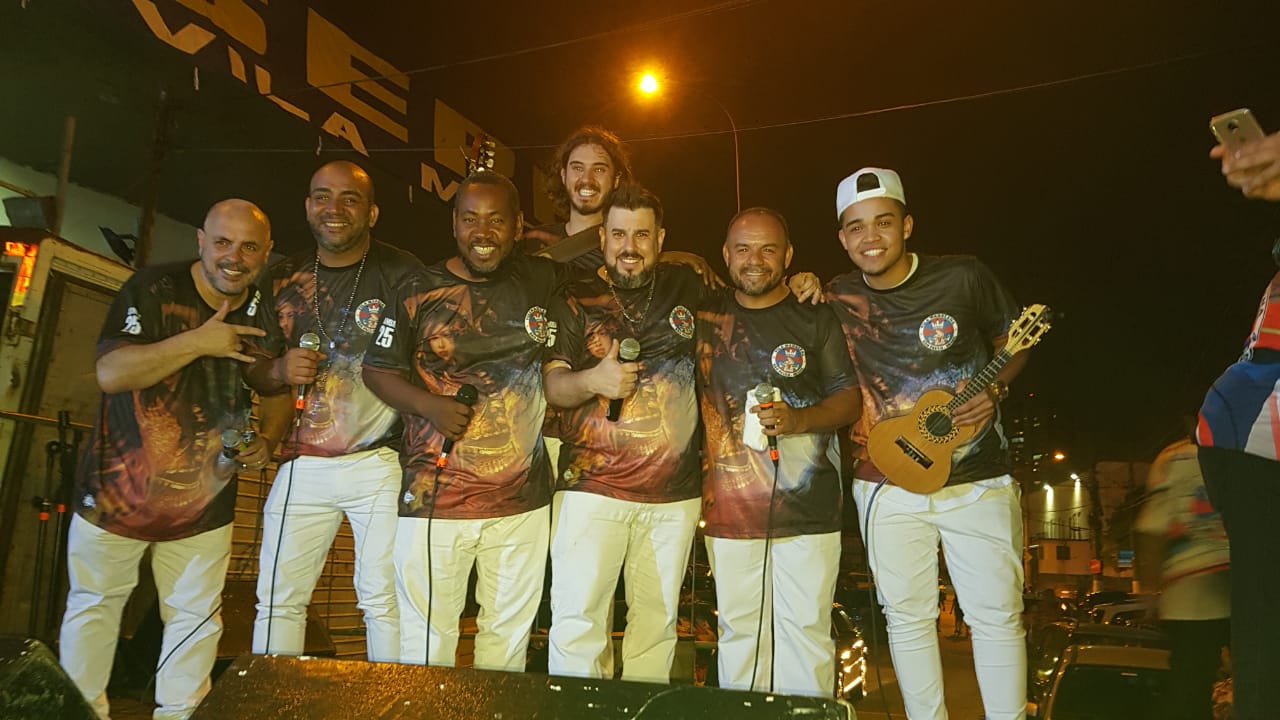 Time de palco do samba 25 na Pérola Negra. Foto: SRzd - Guilherme Queiroz