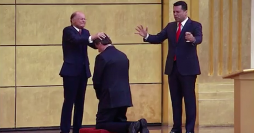 Edir Macedo recebe Jair Bolsonaro no Templo de Salomão. Foto: Reprodução