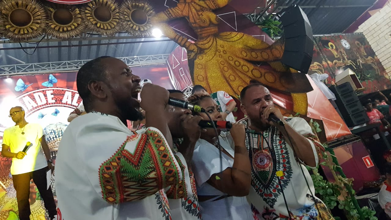 Intérpretes do samba vencedor do concurso de samba-enredo para o Carnaval de 2020 da Mocidade Alegre. Foto: Guilherme Queiroz - SRzd