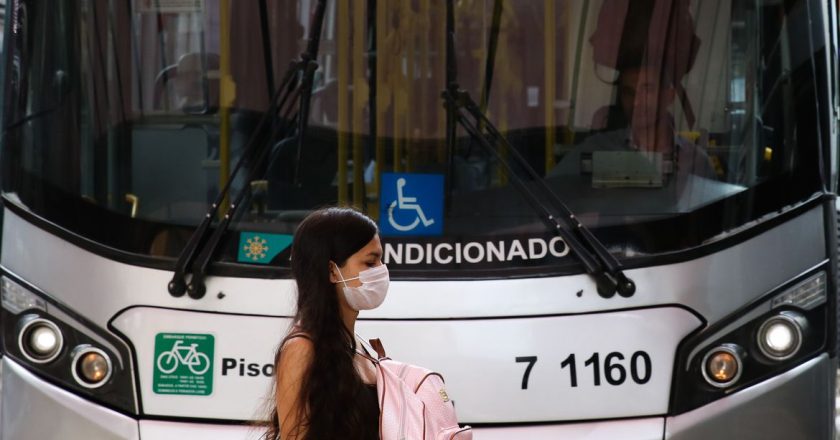 Frota de ônibus em SP será reduzida a partir desta segunda-feira. Foto: Rovena Rosa/Agência Brasil