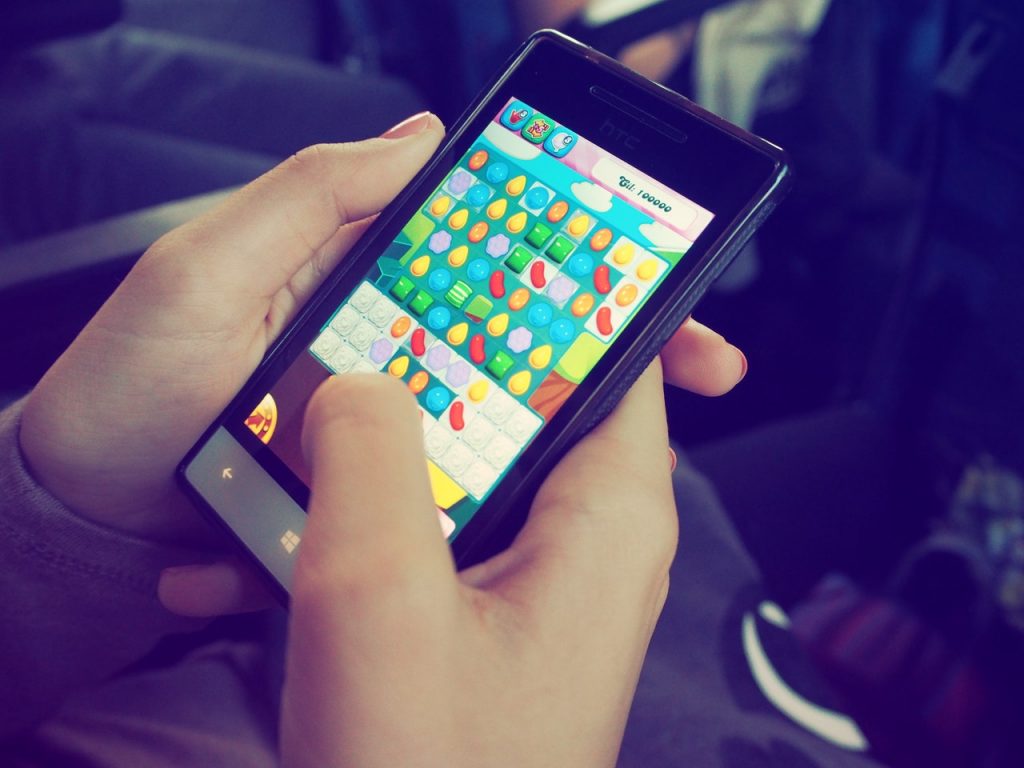 Celular, smartphone, aplicativos, jogos, candy crush. Foto: Pexels