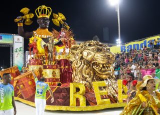 Desfile oficial da Real Mocidade Santista no Carnaval 2020 de Santos. Foto: Divulgação/Facebook/Fernando Godoy