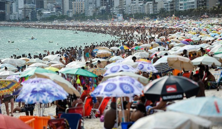 Cariocas e turistas lotam praias do Rio. Foto: Tomaz Silva/Agência Brasil