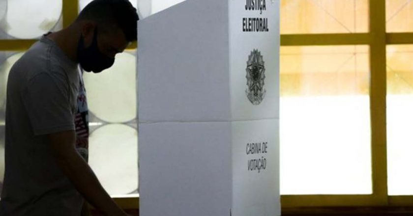 Votação em urna eletrônica. Foto: José Cruz/Agência Brasil