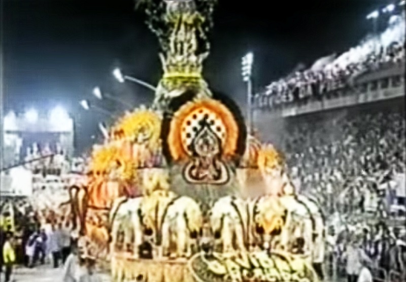Desfile 2002 da Gaviões da Fiel. Foto: Reprodução/YouTube