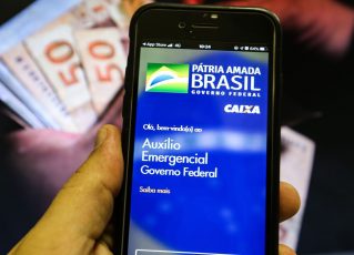Aplicativo do Auxílio Emergencial. Foto: Marcello Casal Jr/Agência Brasil
