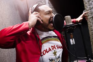 Pitty de Menezes grava samba da Terceiro Milênio. Foto: Divulgação/Duda Morais
