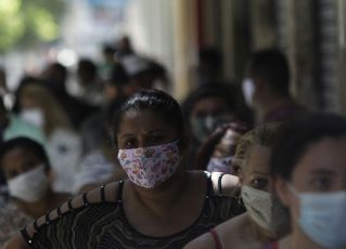 Pessoas usando máscaras. Foto: Tânia Rêgo/Agência Brasil