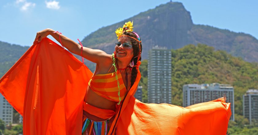 Mulher fantasiada no Rio. Foto Fernando Maia/Riotur