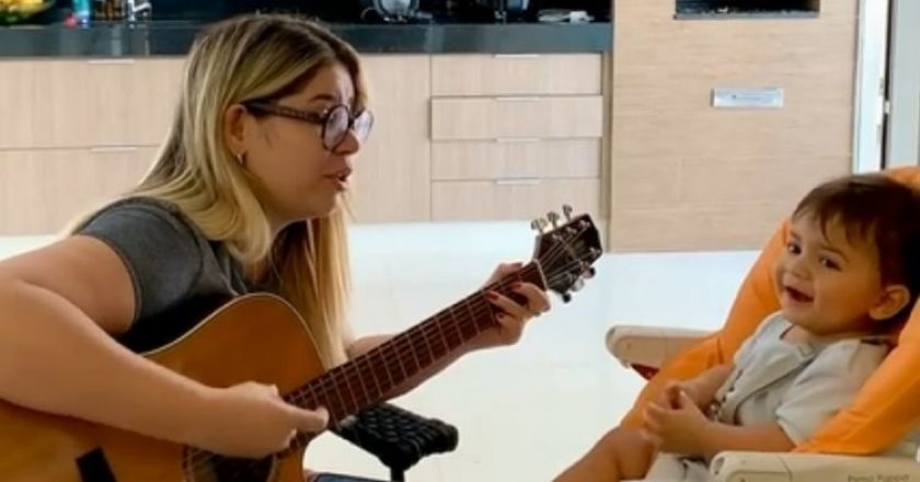 Marília Mendonça compôs música para o filho um anos antes de morrer e cantou para o pequeno Léo. Foto: Reprodução do Instagram