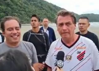 Jair Bolsonaro na Praia Grande. Foto: Reprodução/Twitter