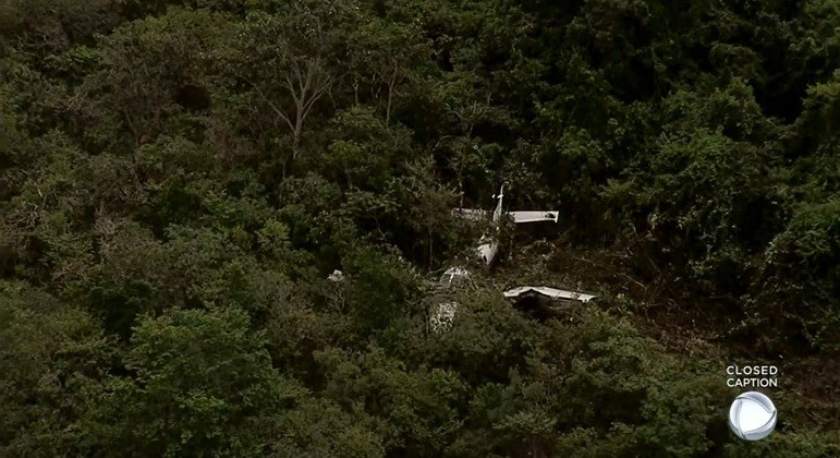 Avião com cinco passageiros cai em fazenda de Nelson Piquet. Foto: Reprodução/TV/RecordTV