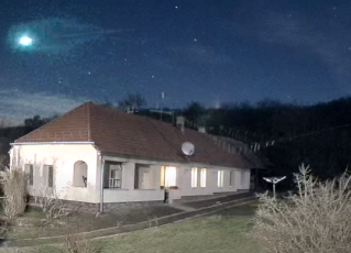 Estranho meteoro de 'fogo verde' é registrado na Hungria. Foto: Reprodução de vídeo de câmera de segurança