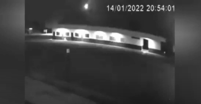 Vídeo: meteoro cai na região do Triângulo Mineiro. Foto: Reprodução de câmera de segurança