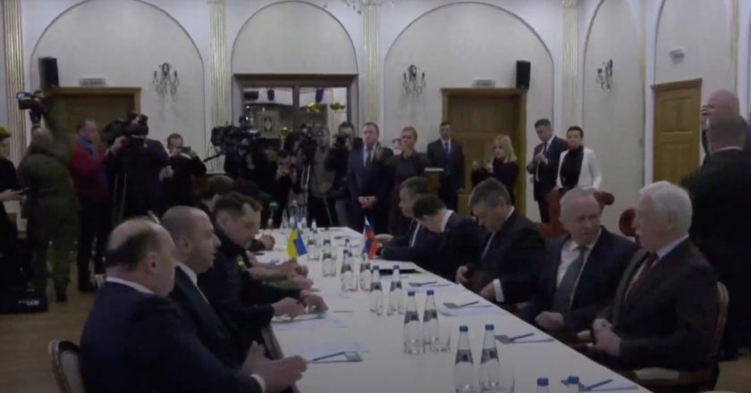 Registro do encontro entre Rússia e Ucrânia. Foto: Reprodução/TV/CNN