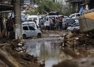 Chuva causa destruição em Petrópolis. Foto: Fernando Frazão/Agência Brasil