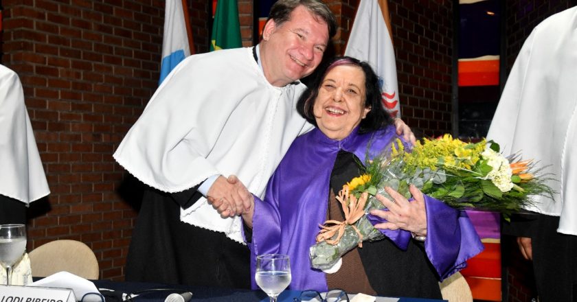 Uerj concede título de Doutora Honoris Causa à supercampeã do Carnaval Rosa Magalhães. Foto: George Magaraia