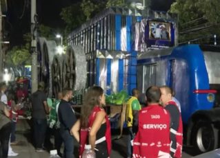 Acidente na dispersão com carro alegórico da Em Cima da Hora no Carnaval 2022. Foto: Reprodução/Globonews