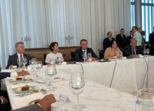 Bolsonaro em café da manhã com pastores. Foto: Reprodução/Instagram Major Vitor Hugo