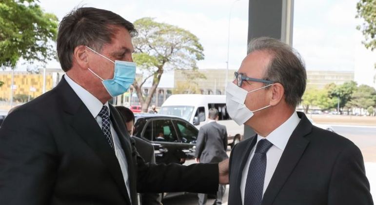 Jair Bolsonaro e Bento Albuquerque. Foto: Isac Nóbegra/Presidência