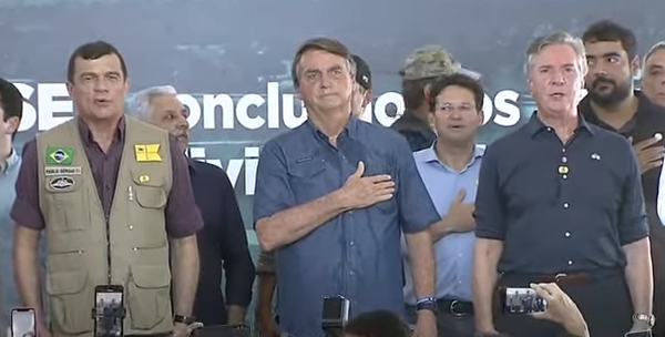 Ao lado de Collor e caciques do Centrão, Bolsonaro diz que velha política passou. Foto: Reprodução da TV