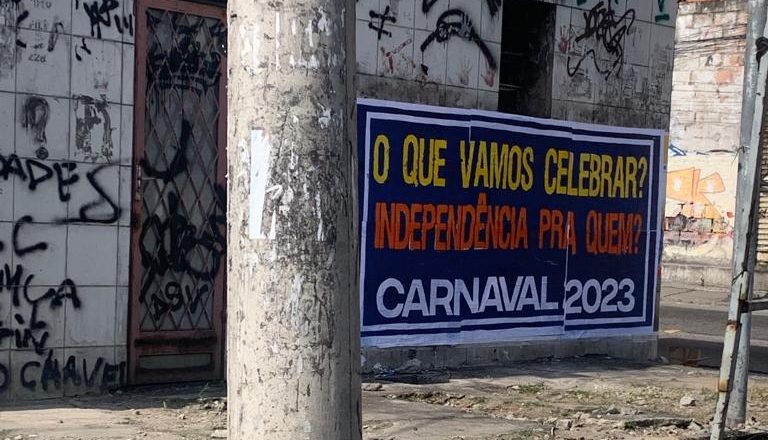 Placas sobre Carnaval 2023 na Baixada Fluminense intriga sambistas. Foto: Leitor SRzd