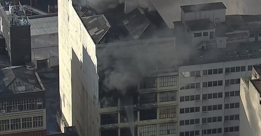 Fogo atinge prédios na região região central de São Paulo. Foto: Reprodução/TV Globo