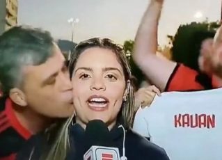 Torcedor do Flamengo beija repórter da ESPN Jéssica Dias. Foto: Reprodução/ESPN